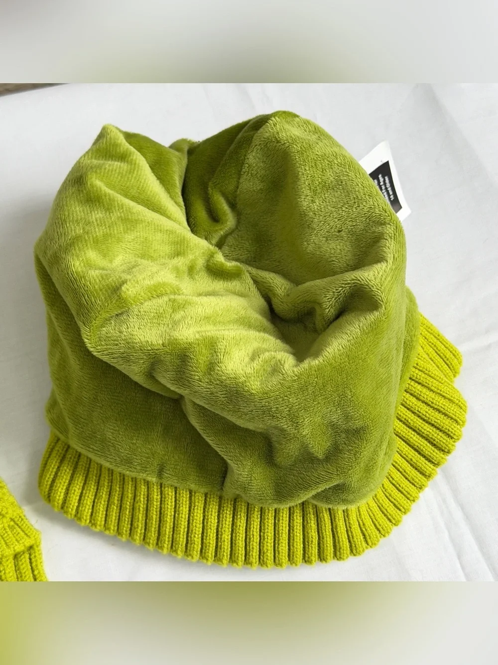 Dr Seuss The Grinch Youth Christmas Green Beanie Pom Hat Gloves Keyring 1 Size